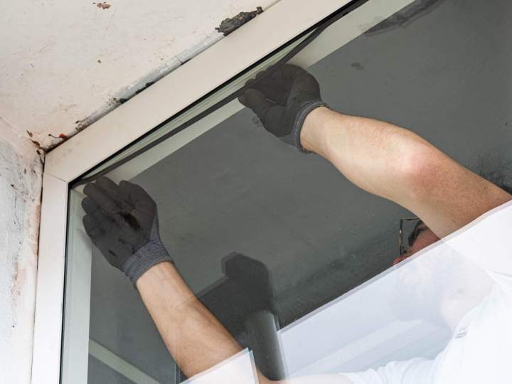 Laissez-vous séduire par la vitrerie sur mesure pour rehausser votre décoration.